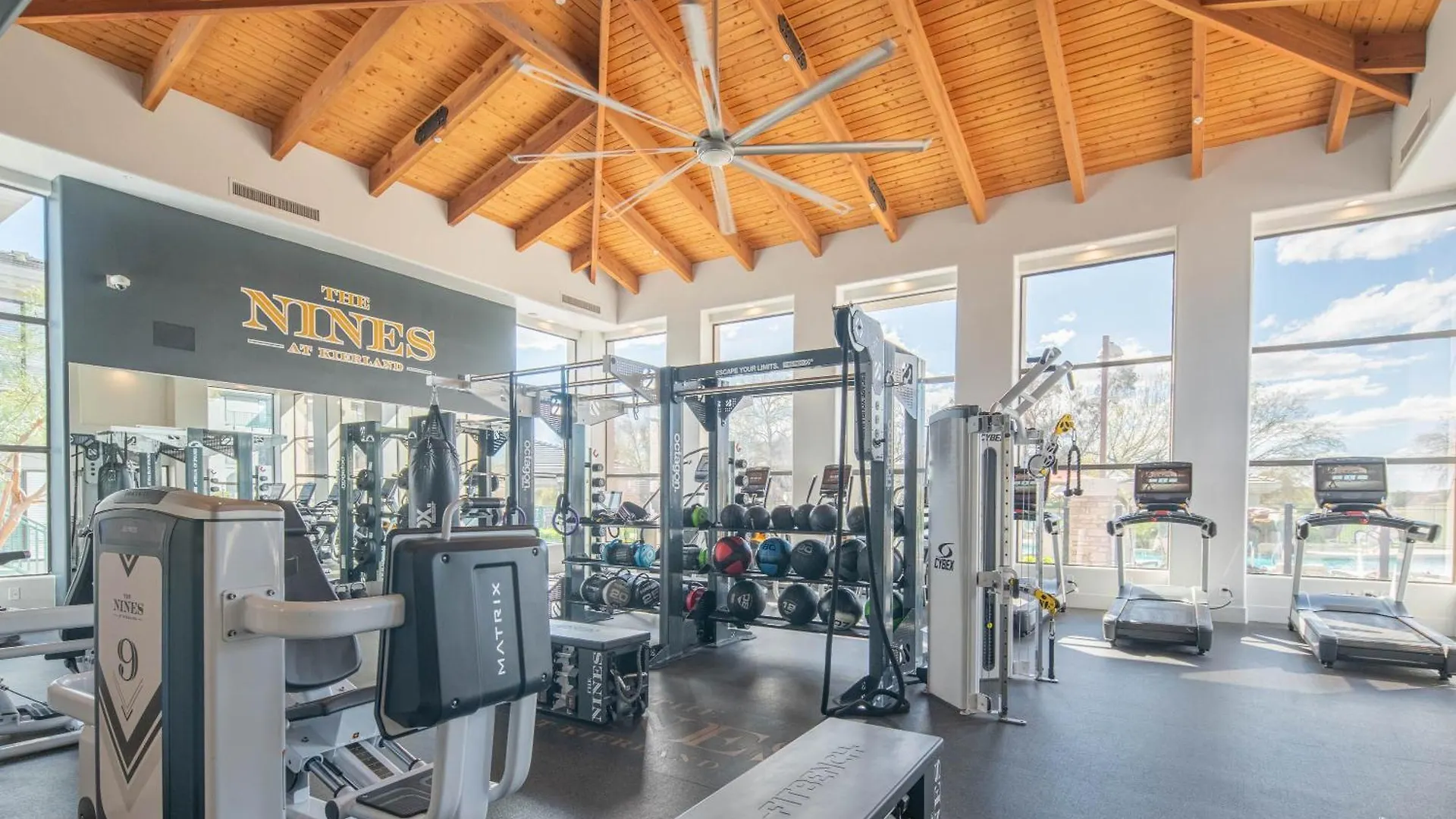 Exclusive-Walk To Golf, Shopping & Dining-King Bed N268 Daire Scottsdale