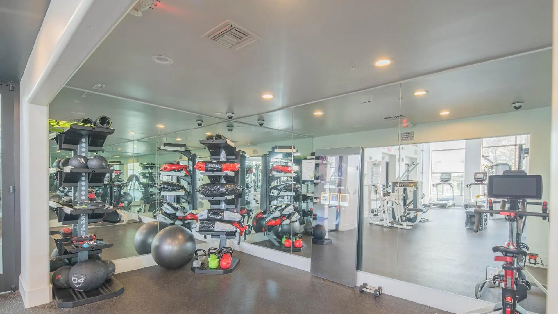 Exclusive-Walk To Golf, Shopping & Dining-King Bed N268 Daire Scottsdale