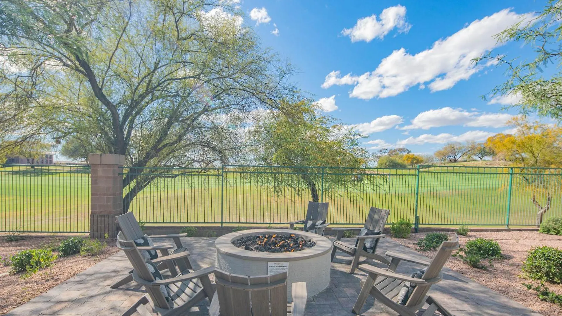 Exclusive-Walk To Golf, Shopping & Dining-King Bed N268 Daire Scottsdale